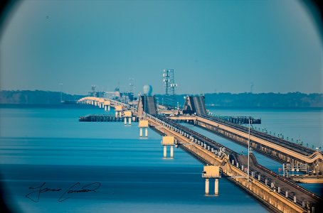 Lake_Pontchartrain_Causeway_From_Three_Lakeway_Center.jpg