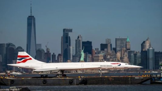 Concorde on barge.jpg
